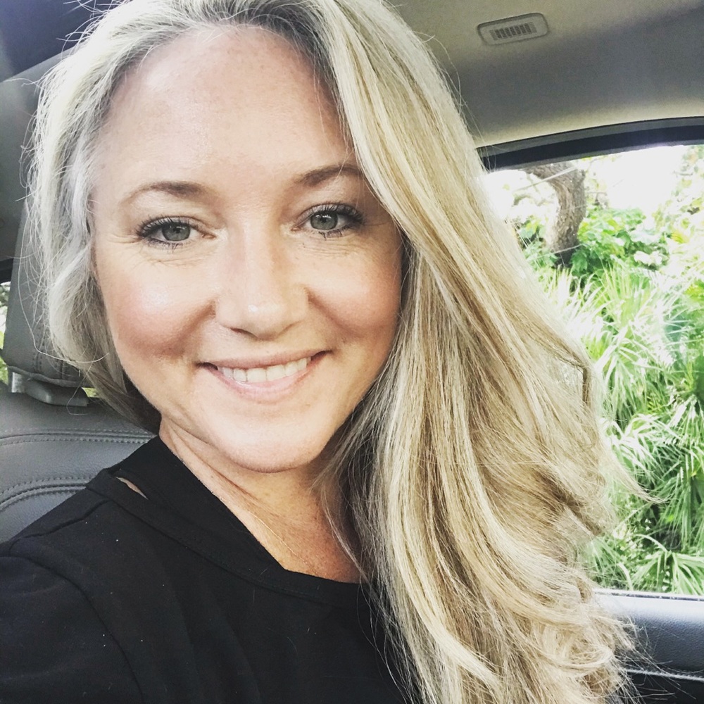 🦋 Meet Your Posher: April 🦋